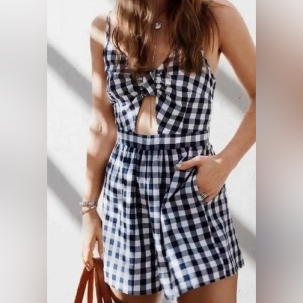 AE American Eagle Navy Blue and White Plaid Checked SHORTs ROMPER Keyhole MEDIUM